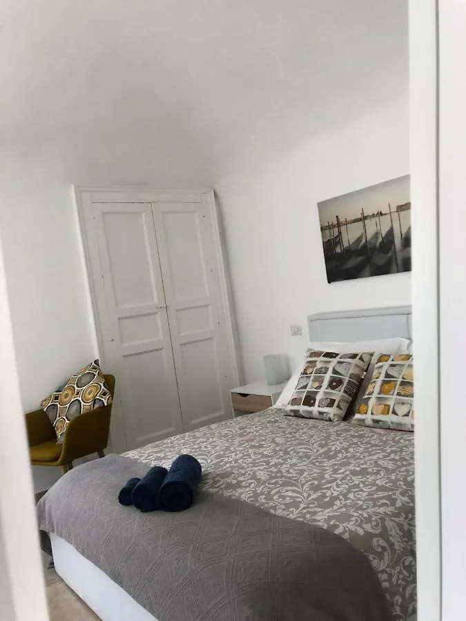B&B Doralice Aeroporto di Catania Fontana Rossa Bed & Breakfast